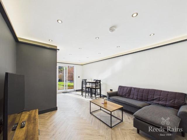3 bedroom detached house to rent