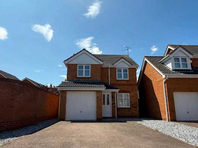3 bedroom detached house to rent