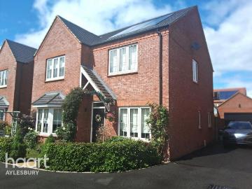 4 bedroom detached house to rent