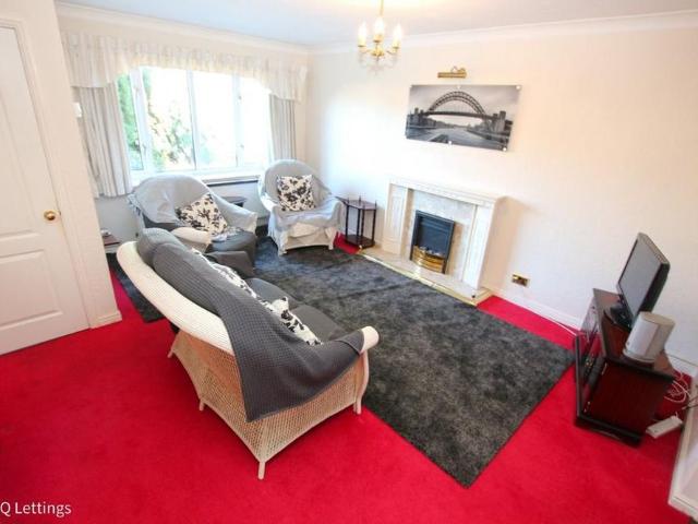 3 bedroom detached house to rent