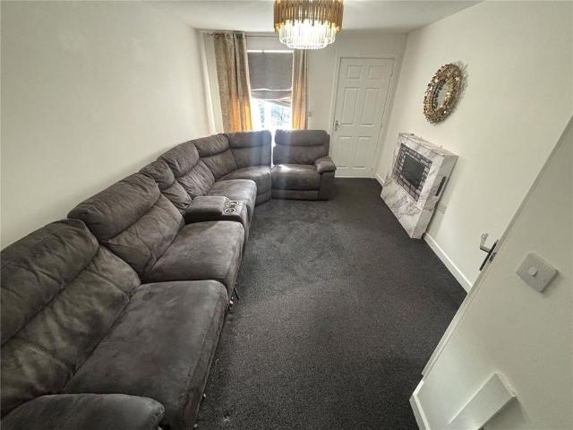 3 bedroom detached house to rent