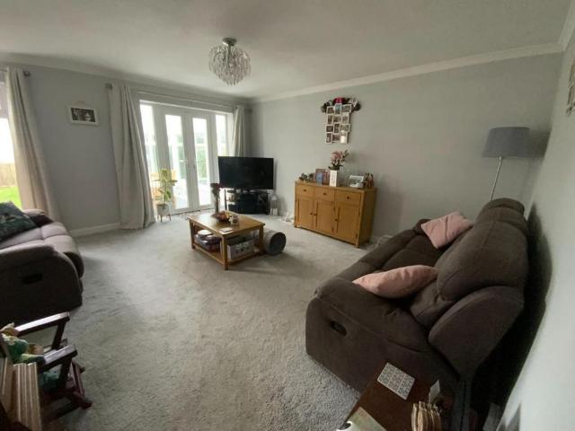 3 bedroom detached house to rent