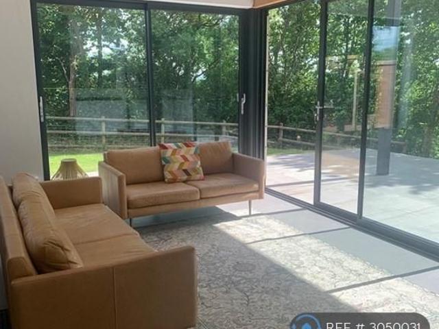 3 bedroom detached house to rent