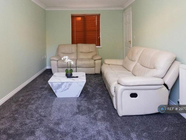 3 bedroom detached house to rent