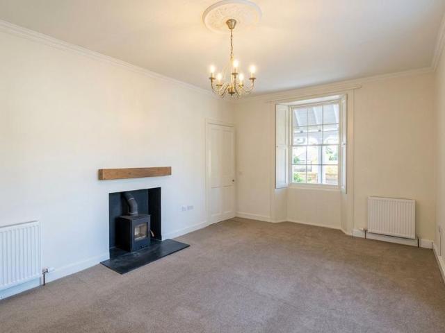 3 bedroom detached house to rent
