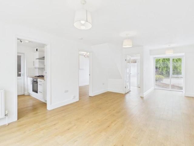 3 bedroom detached house to rent