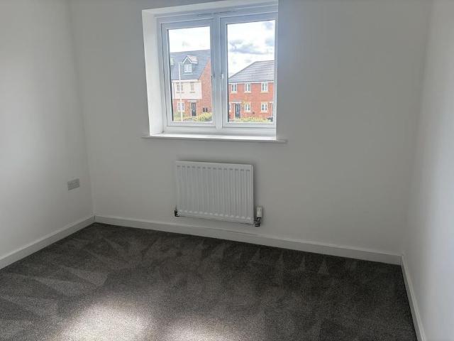 3 bedroom detached house to rent