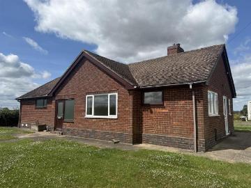 3 bedroom detached house to rent