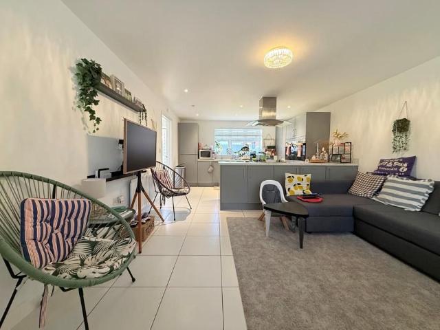 3 bedroom detached house to rent