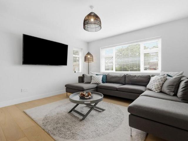 3 bedroom detached house to rent