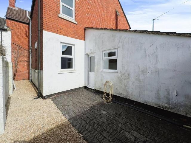 3 bedroom flat to rent