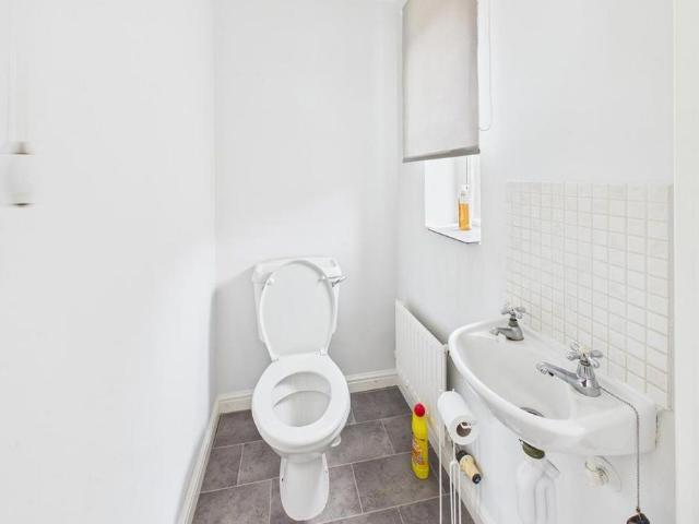 3 bedroom detached house to rent