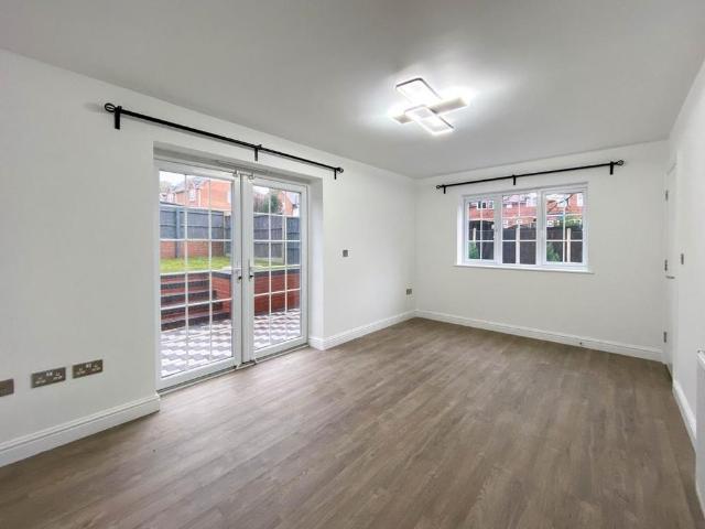 3 bedroom detached house to rent