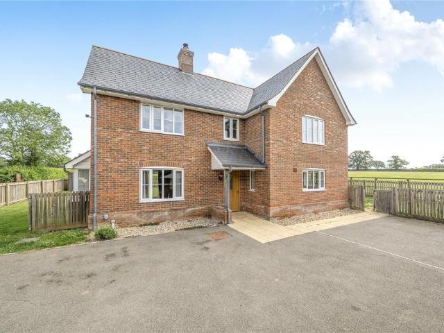 3 bedroom detached house to rent