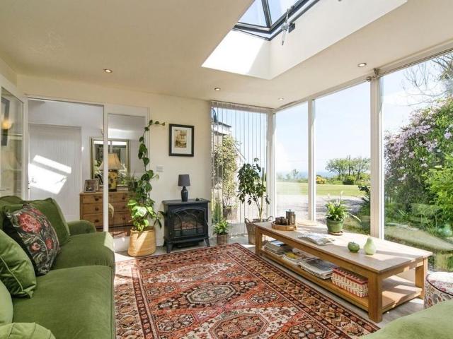 3 bedroom detached house to rent