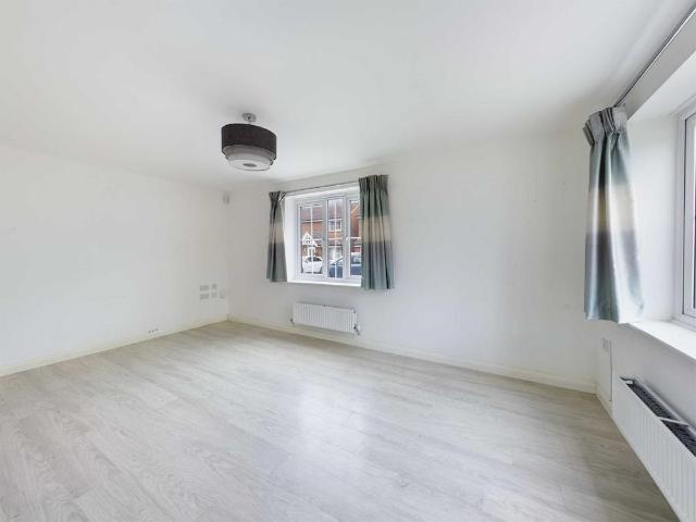 3 bedroom detached house to rent
