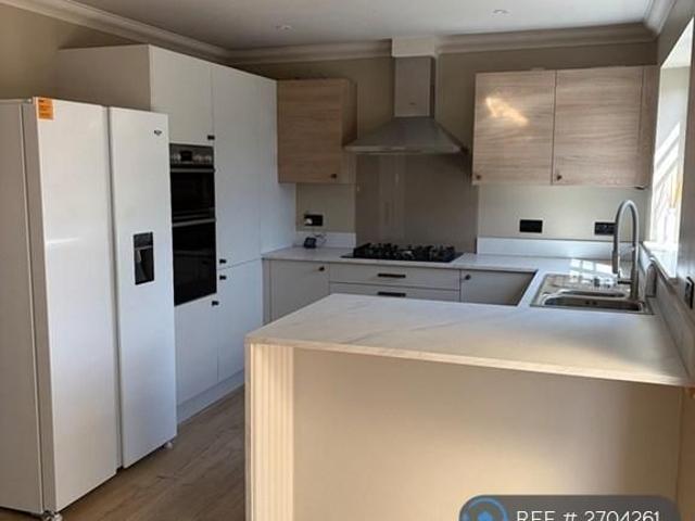 3 bedroom detached house to rent