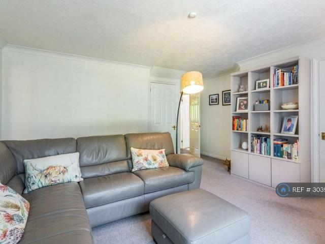 3 bedroom detached house to rent