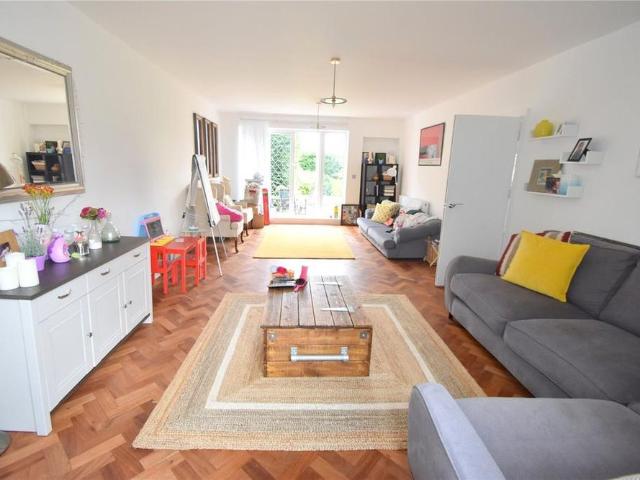 3 bedroom detached house to rent