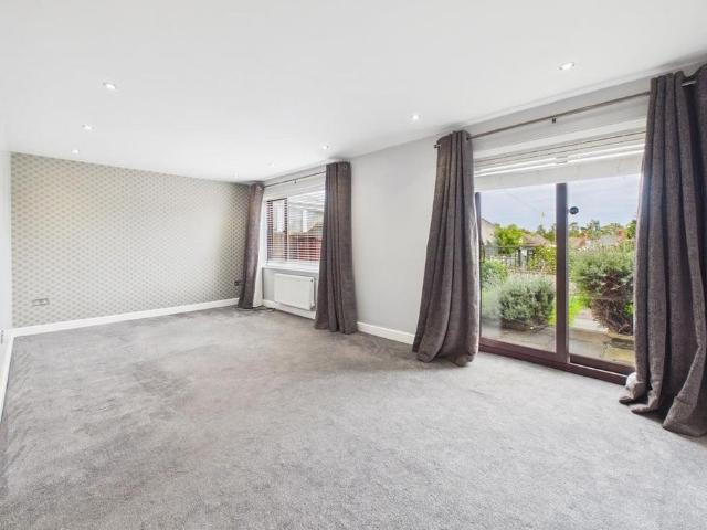 3 bedroom detached house to rent