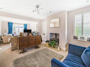 3 bedroom detached house to rent