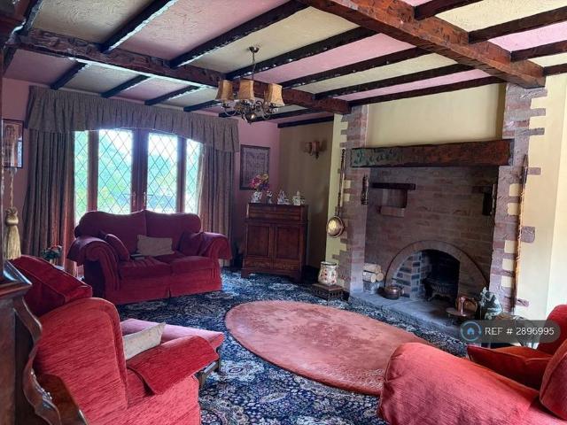 3 bedroom detached house to rent