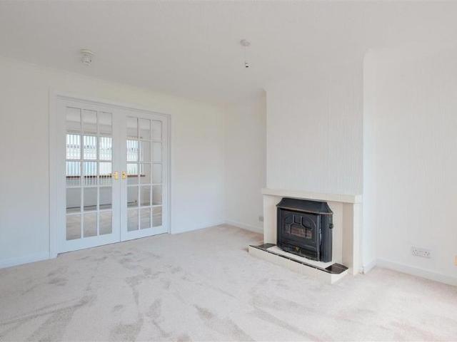 3 bedroom detached house to rent