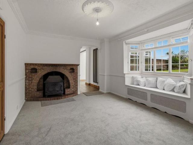 3 bedroom detached house to rent