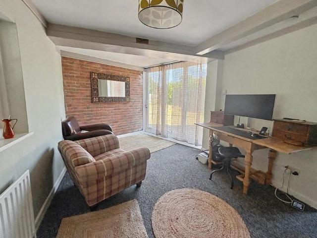 3 bedroom detached house to rent