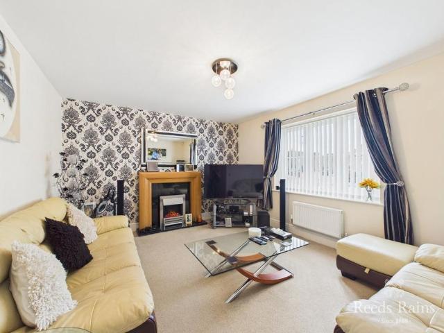 3 bedroom detached house to rent
