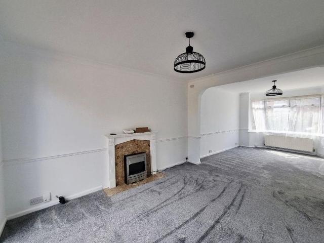 3 bedroom detached house to rent