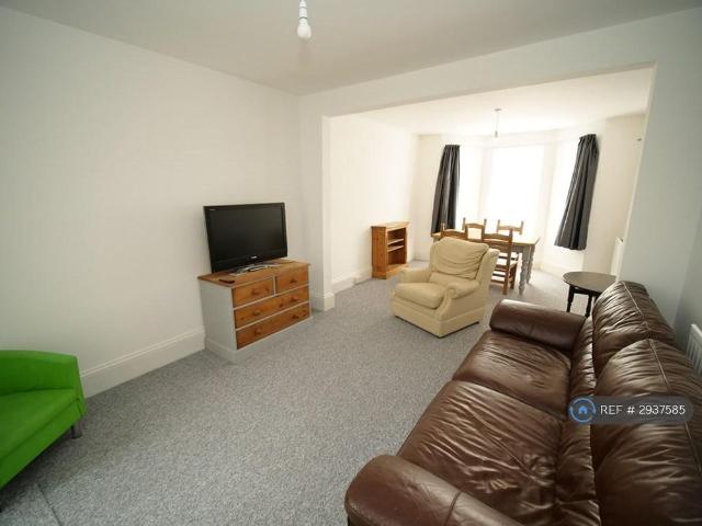 3 bedroom detached house to rent