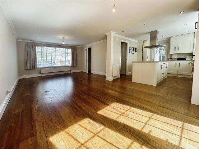 3 bedroom detached house to rent