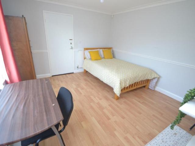 3 bedroom detached house to rent