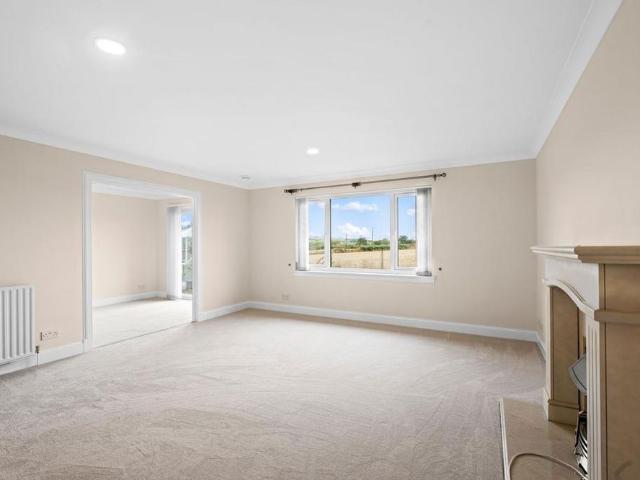 3 bedroom detached house to rent