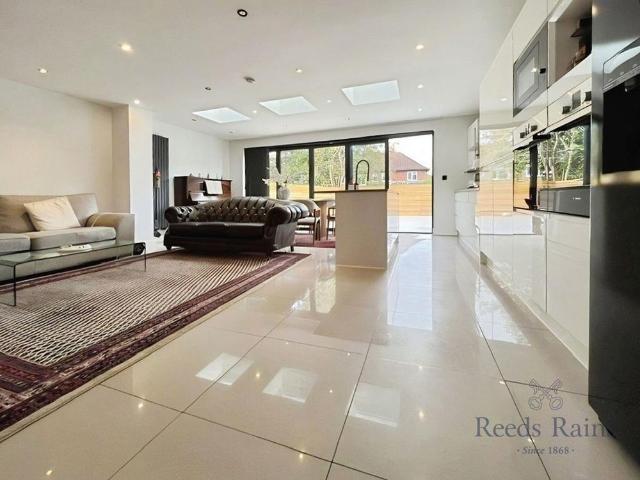 3 bedroom detached house to rent