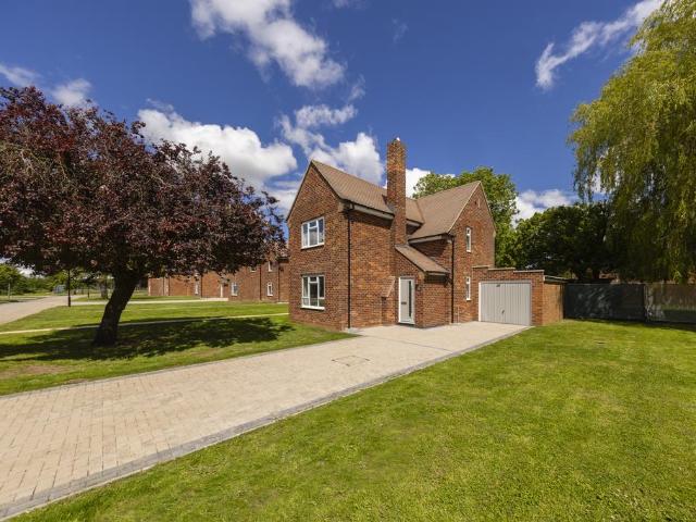3 bedroom detached house to rent