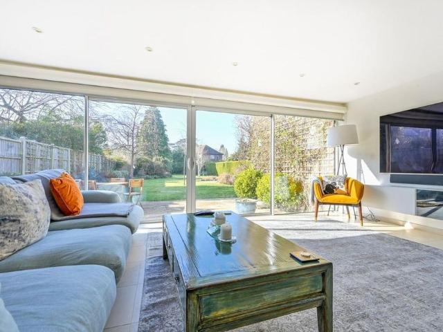 3 bedroom detached house to rent
