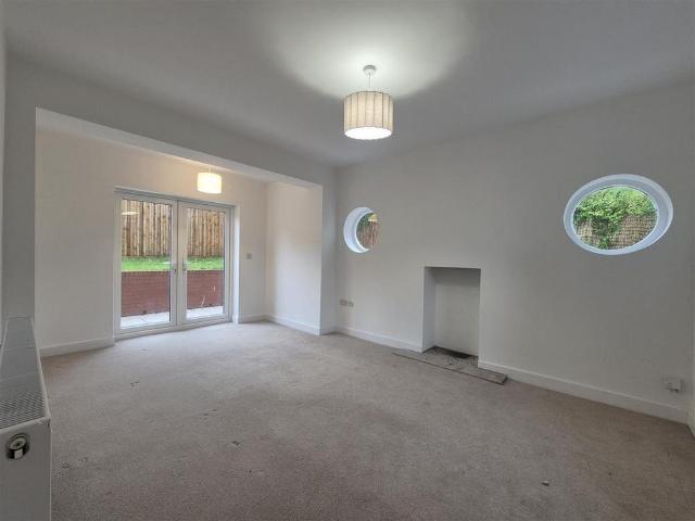 3 bedroom detached house to rent