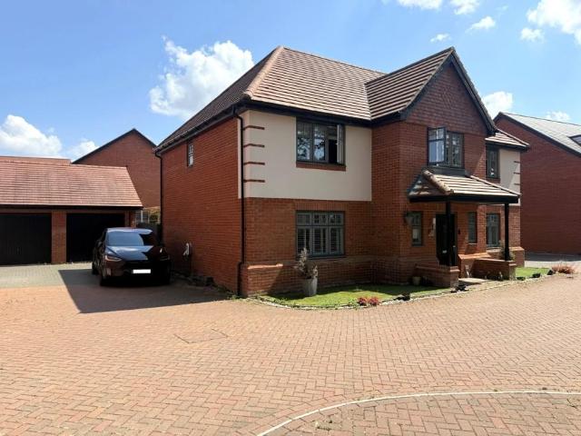 3 bedroom detached house to rent
