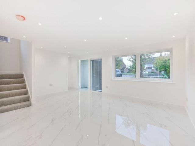 3 bedroom detached house to rent