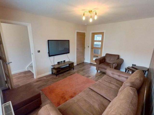 3 bedroom detached house to rent