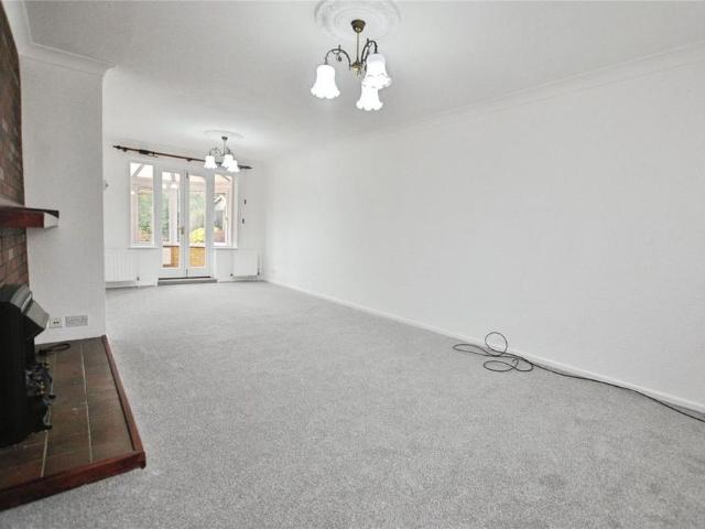 3 bedroom detached house to rent