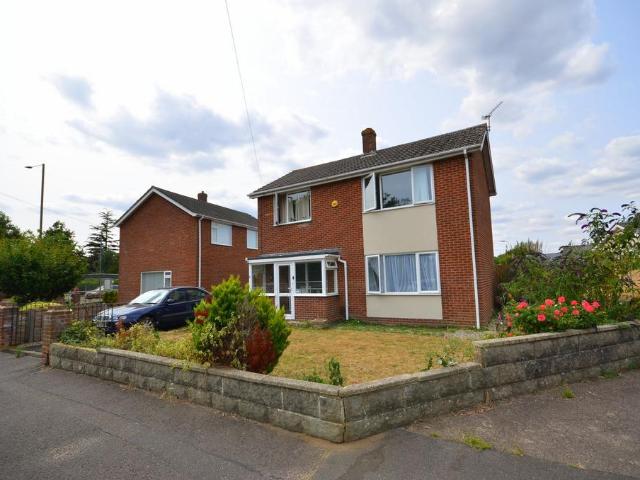 3 bedroom detached house to rent