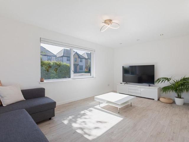 3 bedroom detached house to rent