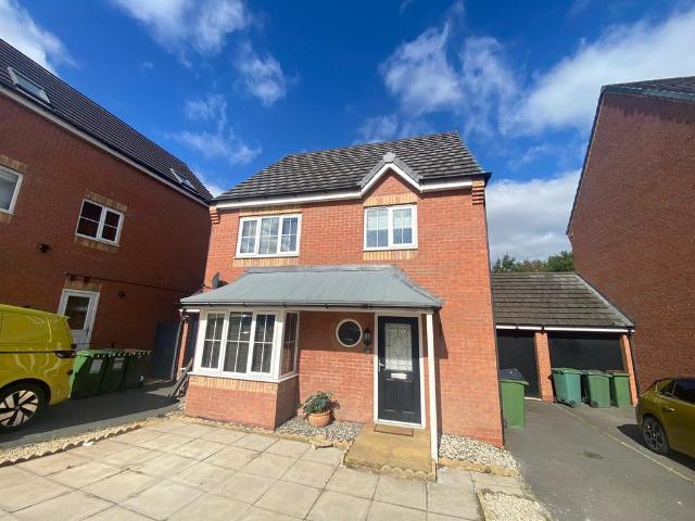 3 bedroom detached house to rent