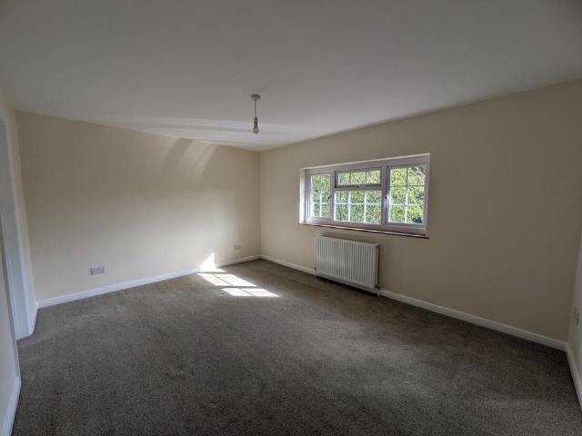 3 bedroom detached house to rent