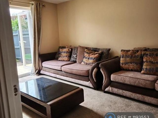 3 bedroom detached house to rent