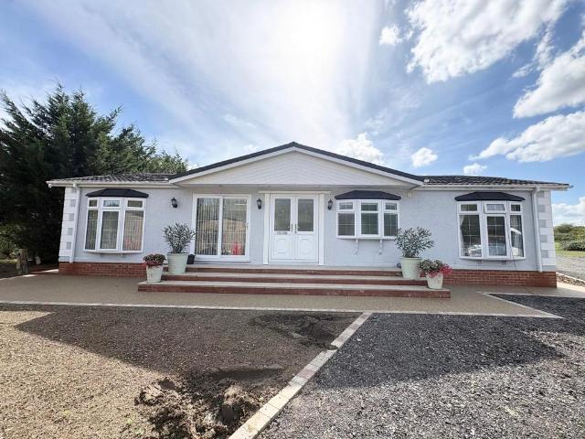 3 bedroom detached house to rent