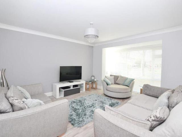 3 bedroom detached house to rent